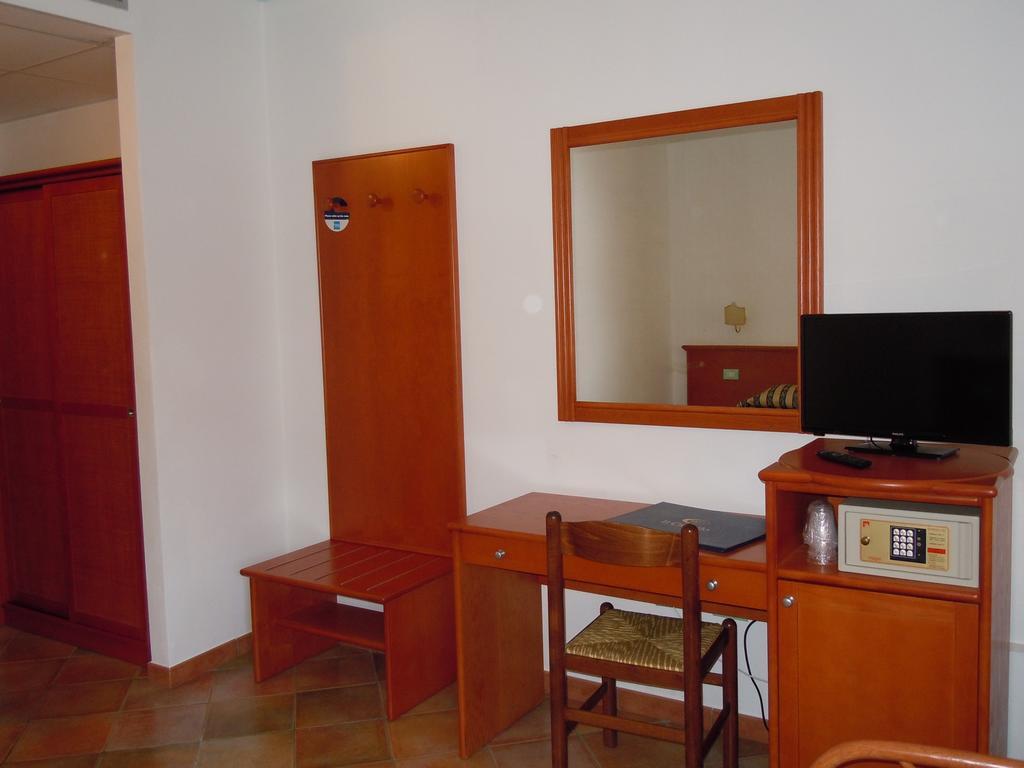 Hotel Il Castello Villaputzu Habitación foto