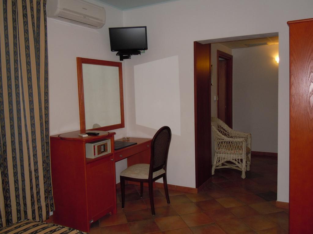 Hotel Il Castello Villaputzu Habitación foto